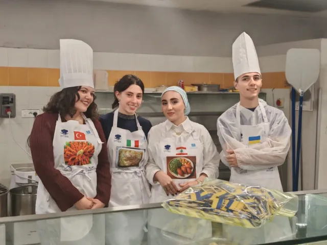 • Deruny (Ucraina) – Vitaly Didyk – 1° classificato • Kibbeh con tabouleh e patate piccanti (Libano) – Sarah Fakhreddine – 2° classificato • Gattò di patate (Italia) – Margherita Rossi – 3° classificata • Polpette di lenticchie rosse alla turca (Turchia) – Zeynep Igde
