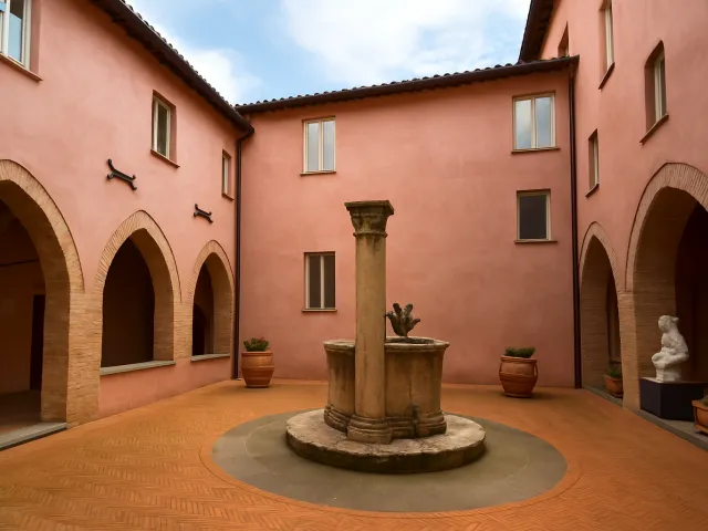 Chiostro dell’ex Monastero di San Benedetto dei Condotti